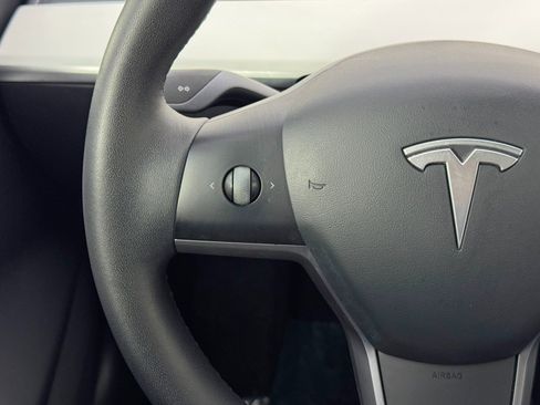 Used 2021 Tesla Model 3 Standard Range Plus image 19