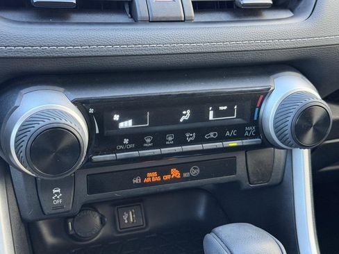 Used 2023 Toyota RAV4 LE image 22