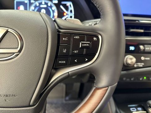 New 2025 Lexus ES 350 Ultra Luxury image 12
