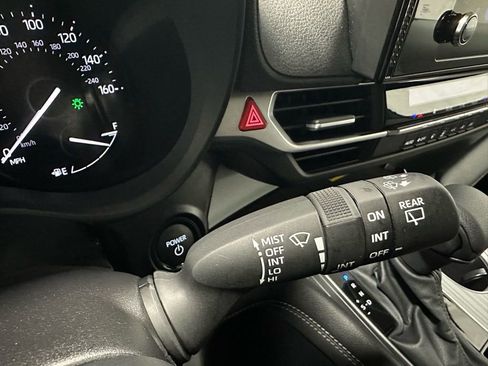 Used 2025 Toyota Sienna LE image 22