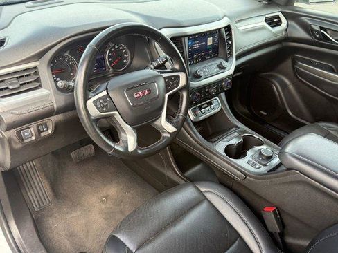 Used 2023 GMC Acadia SLT image 11