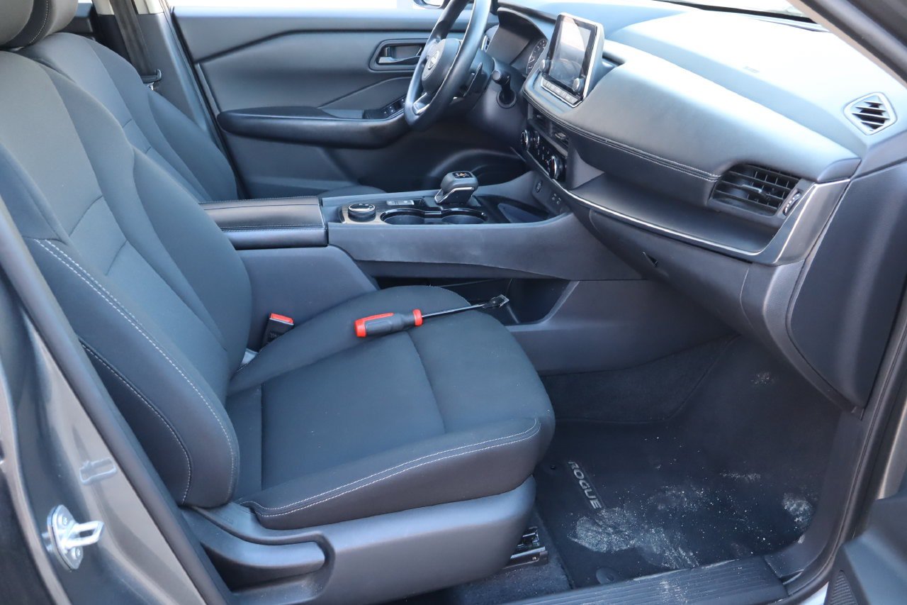 Used 2024 Nissan Rogue S AWD/4WD image 16