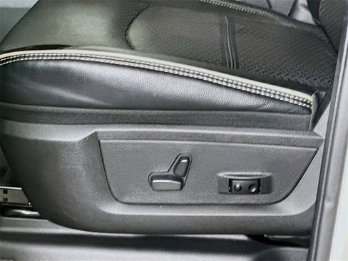 Used 2023 RAM 3500 Laramie w/ Night Edition image 22