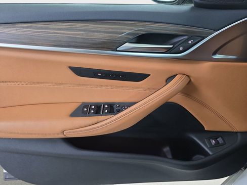 Certified 2022 BMW 530i xDrive w/ M Sport Package image 27