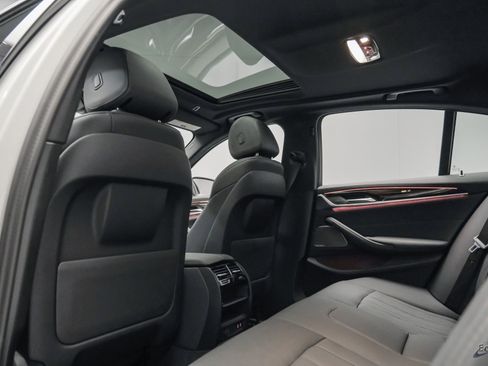 Used 2023 BMW 540i w/ M Sport Package image 63