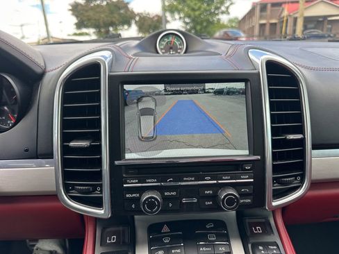 Used 2016 Porsche Cayenne GTS AWD/4WD image 8