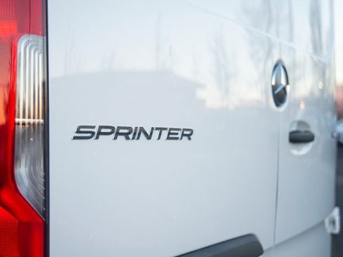 Used 2025 Mercedes-Benz Sprinter 2500 image 17