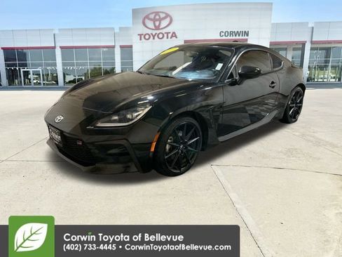 Certified 2022 Toyota GR86 Premium image 4