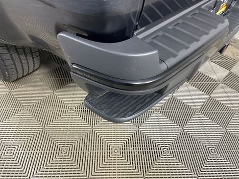 Used 2016 GMC Canyon SLE w/ All Terrain Package image 21