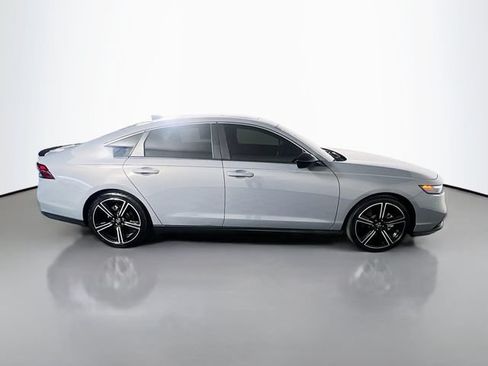 Used 2024 Honda Accord Sport image 9