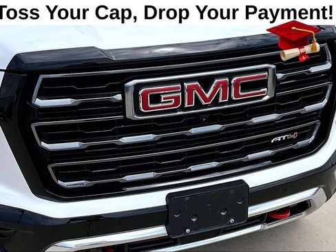 Used 2025 GMC Yukon AT4 w/ AT4 Premium Package AWD/4WD image 37