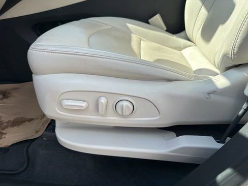 Used 2024 Buick Enclave Essence w/ Experience Buick Package AWD/4WD image 11