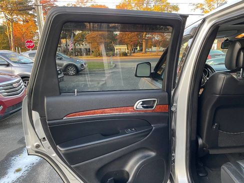 Used 2013 Jeep Grand Cherokee Limited w/ Advance Technology Group image 27