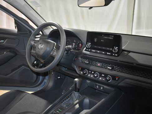 Certified 2025 Honda Accord SE image 25