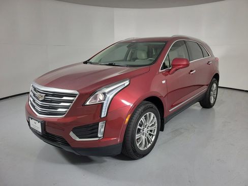 Used 2019 Cadillac XT5 Luxury image 2
