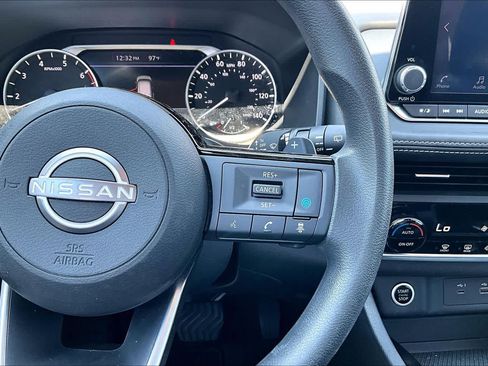 Used 2023 Nissan Rogue SV FWD image 20