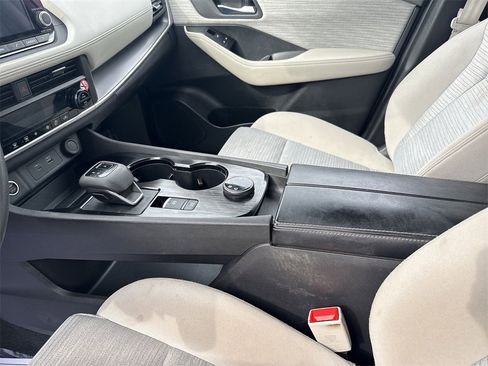 Used 2023 Nissan Rogue SV image 22
