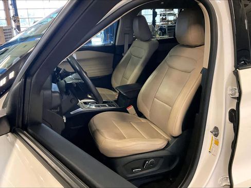 Used 2020 Ford Explorer Limited RWD image 7