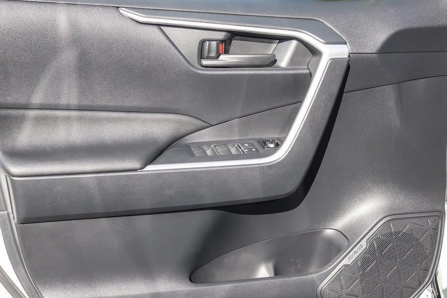 Used 2025 Toyota RAV4 LE AWD/4WD image 24