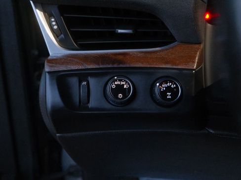 Used 2019 Cadillac Escalade Luxury image 15