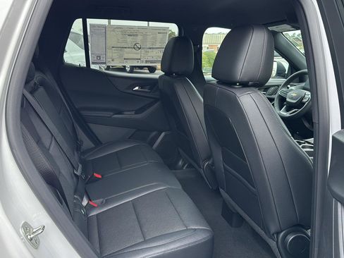 New 2026 Chevrolet Equinox LT w/ Convenience Package II image 11