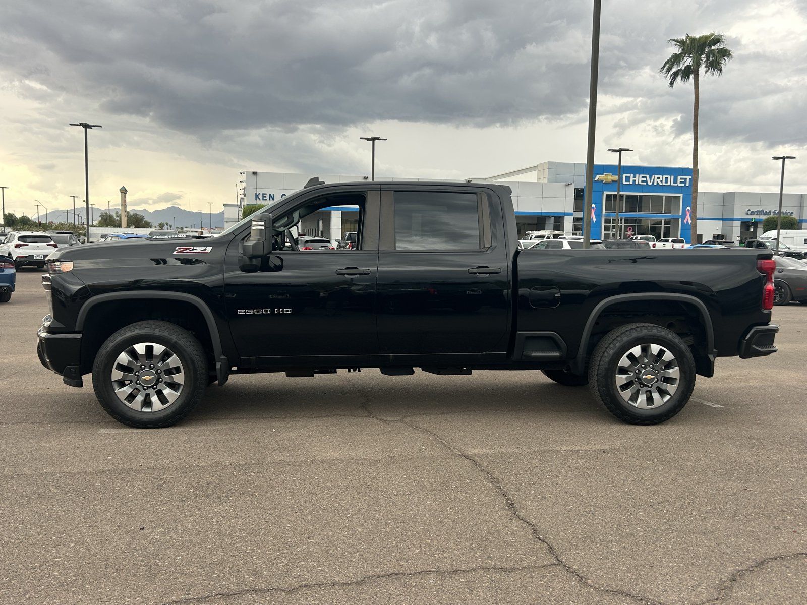 Used 2024 Chevrolet Silverado 2500 Custom w/ Custom Value Package AWD/4WD image 2