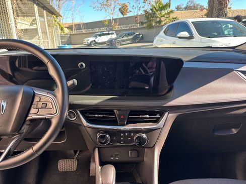 Used 2025 Buick Encore GX Preferred image 18