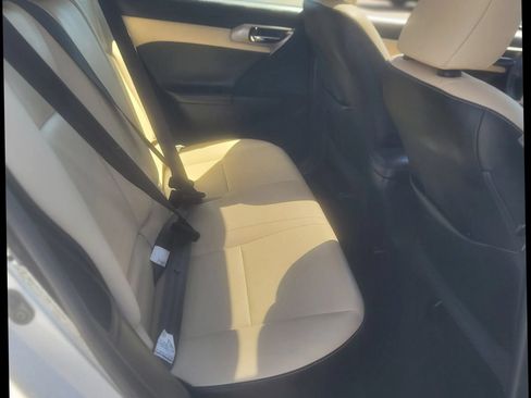 Used 2014 Lexus CT 200h FWD image 30