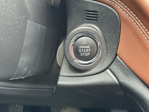 Used 2025 Subaru Outback Touring XT AWD/4WD image 27