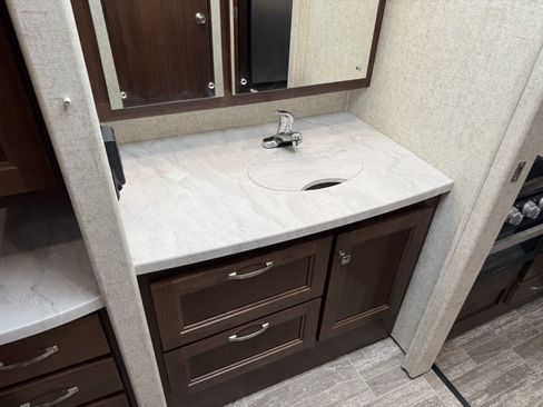 Used 2019 Ford E-450 and Econoline 450 Super Duty w/ Motorhome Prep Package RWD image 68