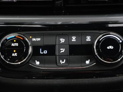 Used 2024 Buick Envista Sport Touring w/ Convenience I Package FWD image 19