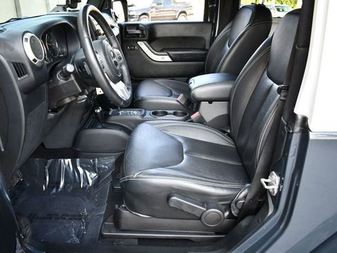 Used 2017 Jeep Wrangler Sahara w/ Quick Order Package 24E Chief AWD/4WD image 15