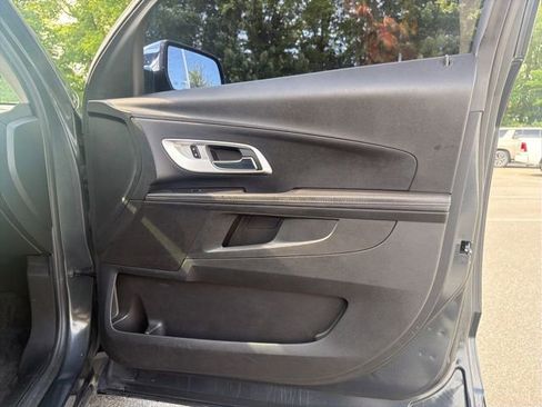 Used 2017 Chevrolet Equinox LT w/ Convenience Package FWD image 31