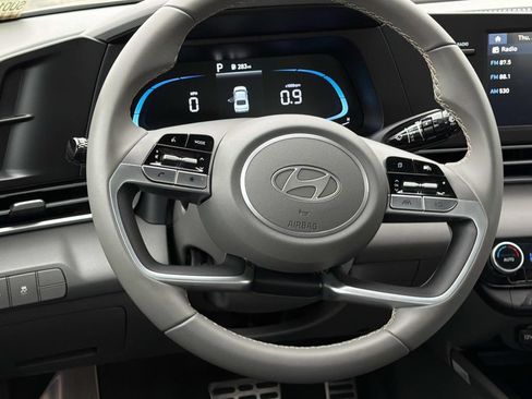 Used 2025 Hyundai Elantra Sport FWD image 8
