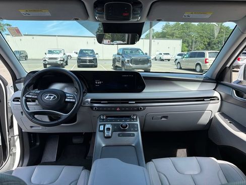 Used 2023 Hyundai Palisade SEL FWD image 8