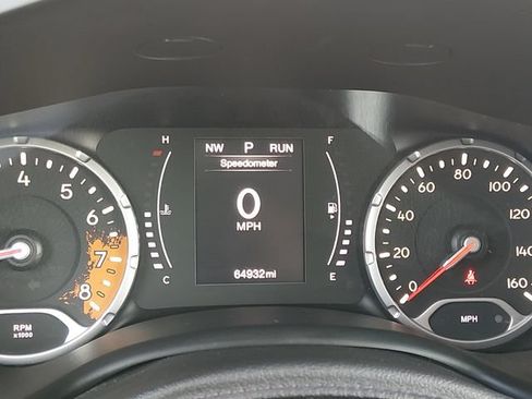 Used 2018 Jeep Renegade Altitude w/ Popular Equipment Group FWD image 24