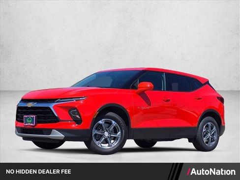 Certified 2025 Chevrolet Blazer LT AWD/4WD image 1