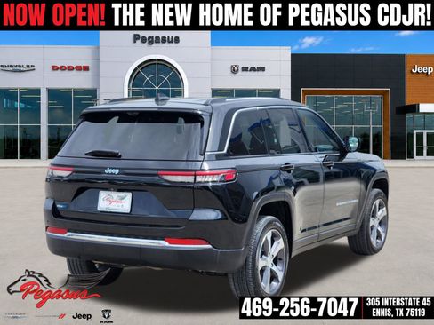 Used 2023 Jeep Grand Cherokee 4WD 4xe w/ Luxury Tech Group II image 5