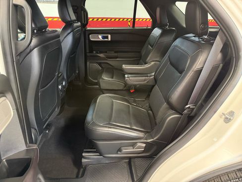 Used 2020 Ford Explorer Limited w/ Class III Trailer Tow Package image 30