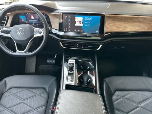 Used 2024 Volkswagen Atlas SE FWD image 16