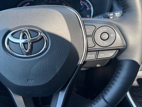 Used 2025 Toyota RAV4 XLE image 30