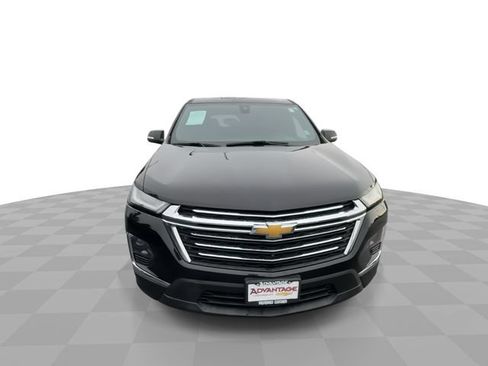 Used 2023 Chevrolet Traverse LT w/ LT Premium Package AWD/4WD image 3