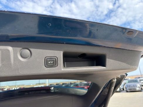 Used 2021 Chevrolet Equinox LT AWD/4WD image 21