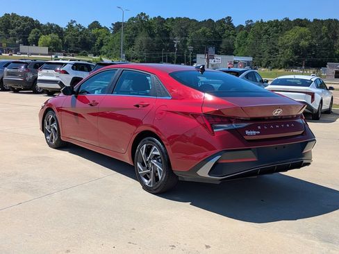Used 2025 Hyundai Elantra SEL FWD image 6