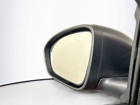 Used 2025 Nissan Altima 2.5 SV image 16