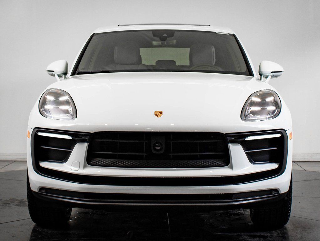 Certified 2026 Porsche Macan AWD/4WD image 11