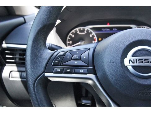 Used 2022 Nissan Altima 2.5 SV FWD image 19