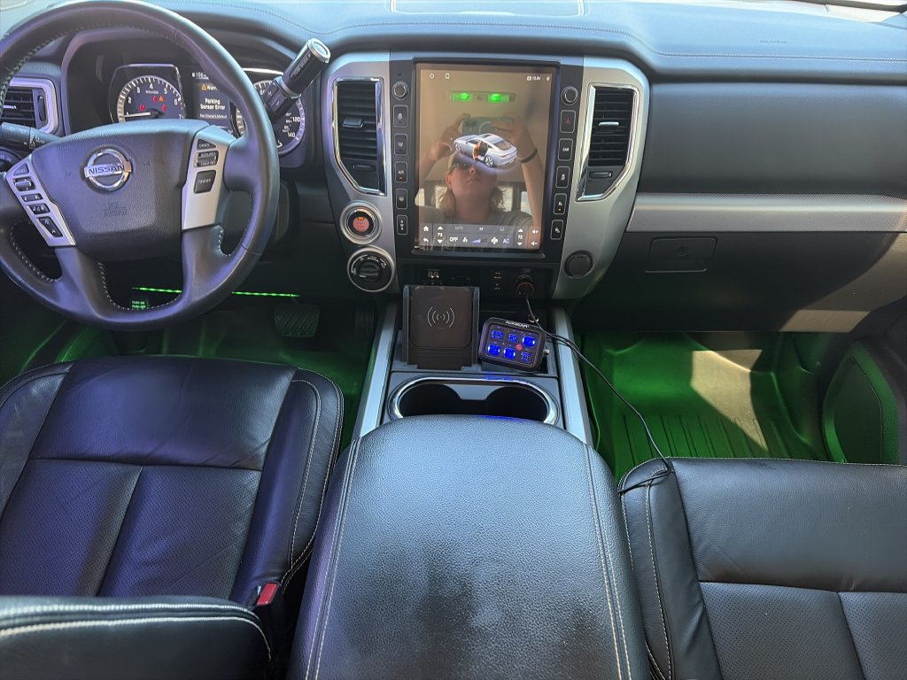 Used 2017 Nissan Titan PRO-4X w/ Pro-4x Convenience Package AWD/4WD image 13