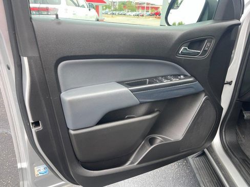 Used 2019 Chevrolet Colorado Z71 AWD/4WD image 14