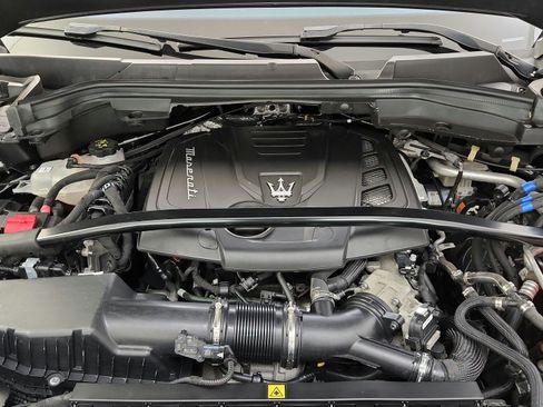 Used 2023 Maserati Grecale Modena AWD/4WD image 39